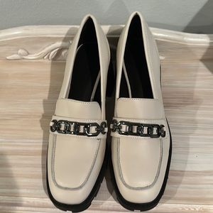 Beautiful dress loafers for jeans or dress pants or skirts!